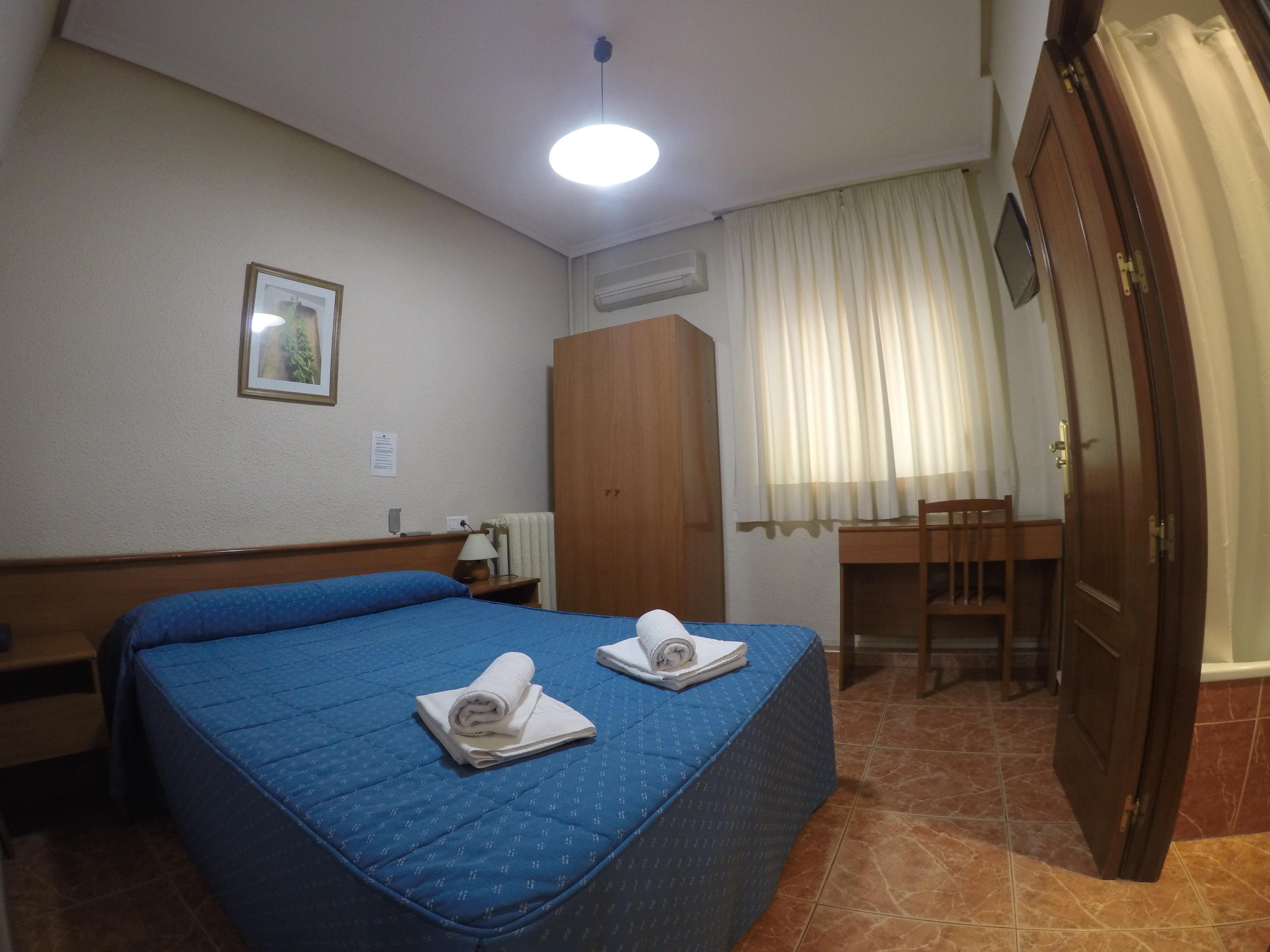 Hostal El Pilar Madrid Luaran gambar